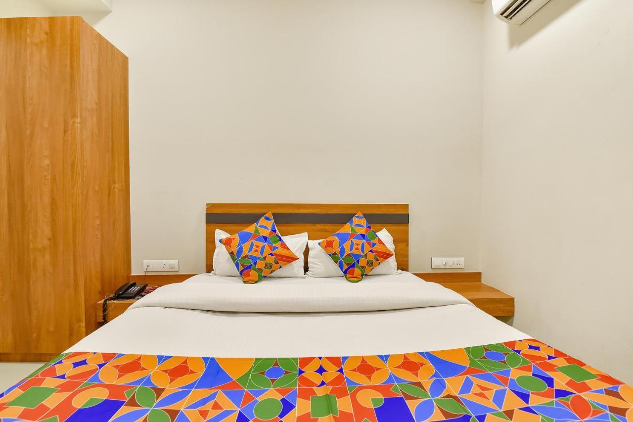 Fabhotel Happinex سورات المظهر الخارجي الصورة