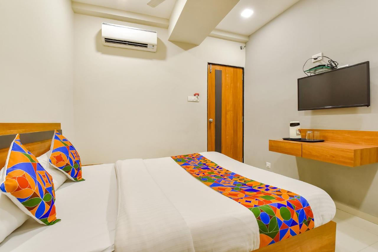 Fabhotel Happinex سورات المظهر الخارجي الصورة